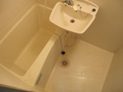 【浴室】 | ラ・ベレッツァ浄水通り | 別号室の写真になります。現況優先。