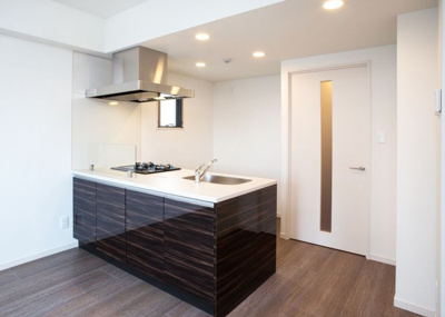 【キッチン】 | Renoas HAKATA | 別号室の写真になります。現況優先。