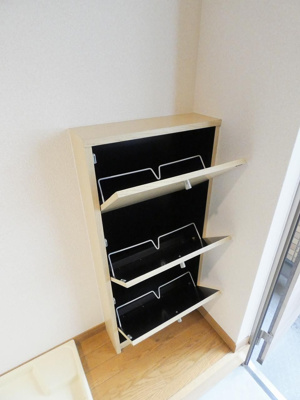 【玄関】 | リブイン博多 | 別号室の写真になります。現況優先。