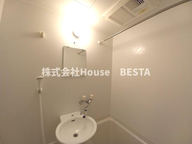 レオパレス兵庫駅南通りの浴室