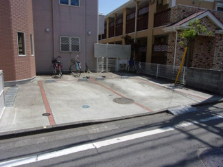 【駐車場】