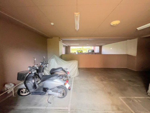 人気のリノベーション物件☆１０階部分の南向き☆３ＬＤＫ☆京阪東ローズタウン・ファインガーデンD棟のその他共用部分|バイク置場