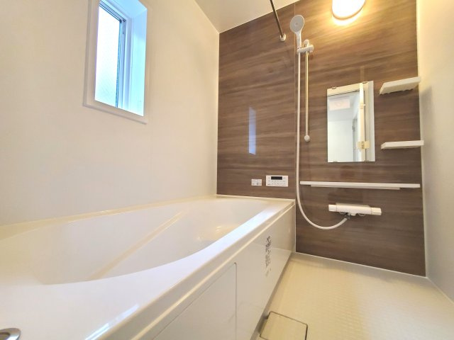 【浴室】 | 下高井戸5丁目　新築戸建　２号棟 | 新価格・新邸・全3棟【子育てエコホーム支援事業・補助対象物件】2路線6駅の好立地♪♪