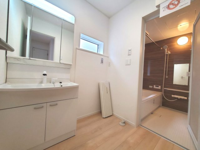 【独立洗面台】 | 下高井戸5丁目　新築戸建　２号棟 | 新価格・新邸・全3棟【子育てエコホーム支援事業・補助対象物件】2路線6駅の好立地♪♪