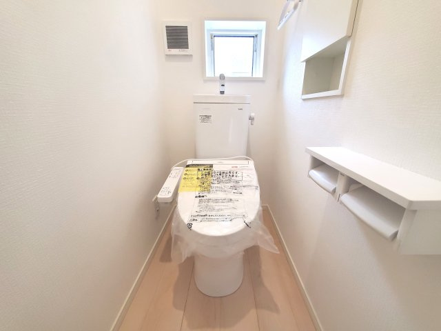 【トイレ】 | 下高井戸5丁目　新築戸建　２号棟 | 新価格・新邸・全3棟【子育てエコホーム支援事業・補助対象物件】2路線6駅の好立地♪♪