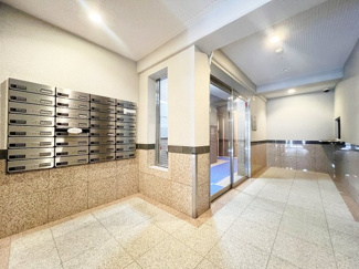 【エントランス】 | 建物の内部です