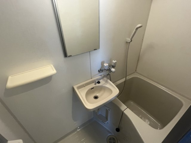 サンシャイン烏丸鞍馬口の浴室