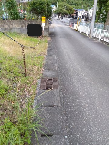 沼津市志下の売地の前面道路含む現地写真|緑豊かな場所にあります。自然を身近に感じる事が出来ます。東に香貫山、西に駿河湾が望めます。