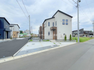 【前面道路含む現地写真】