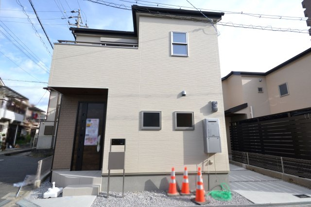 堺市北区百舌鳥梅北町4丁　新築戸建の外観：施工例|《同仕様施工例》外観