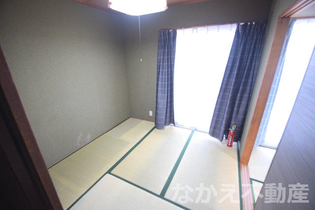 【寝室】 | 落ち着いた色調の寝室です