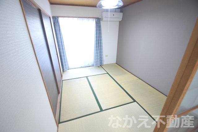 【寝室】 | 落ち着いた色調の寝室です