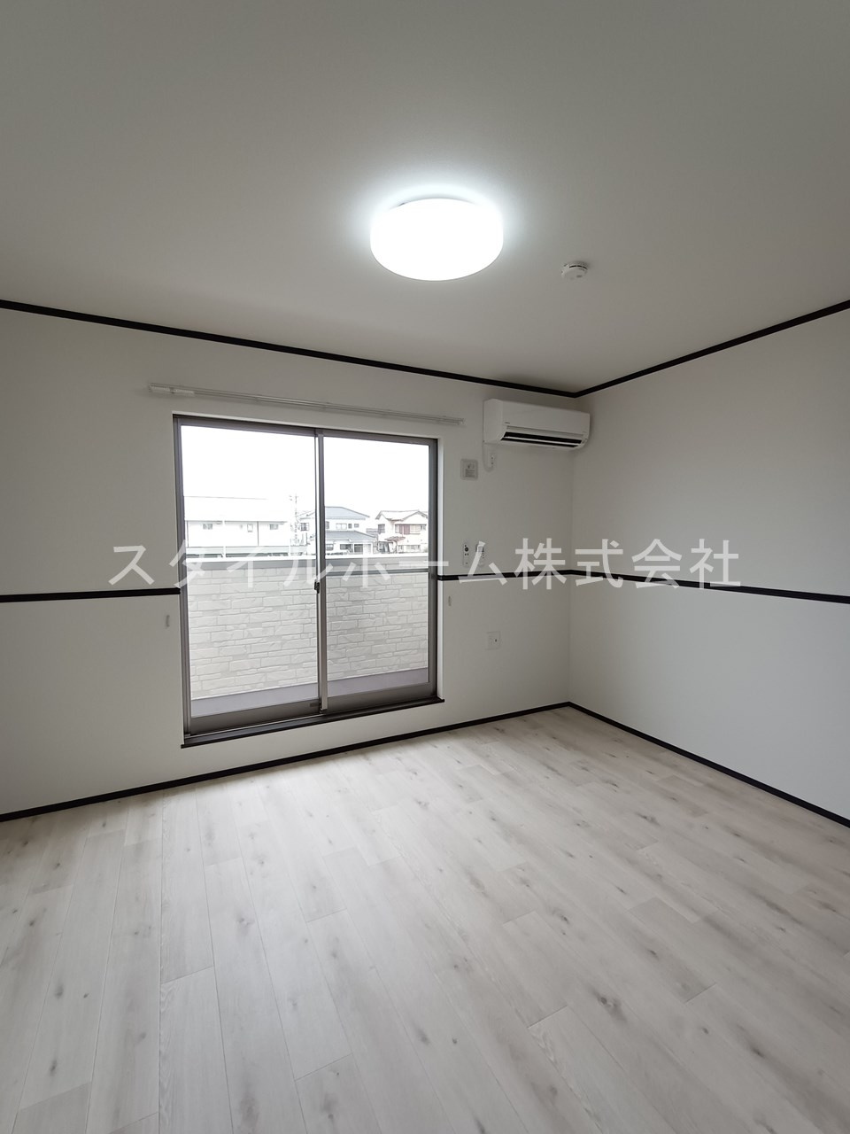 セントラル前芝の洋室|別部屋写真です。