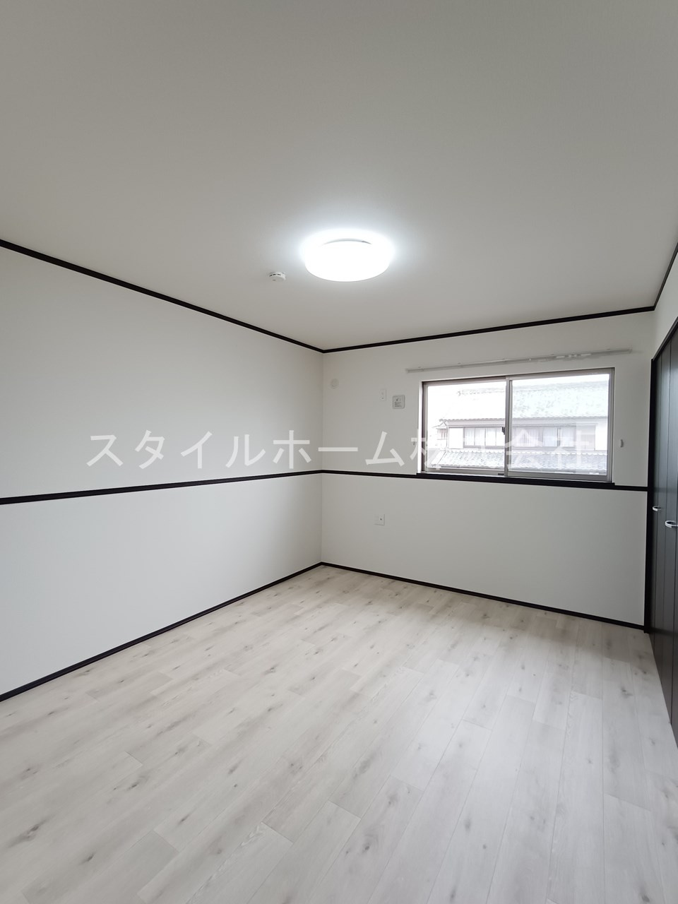 セントラル前芝の洋室|別部屋写真です。