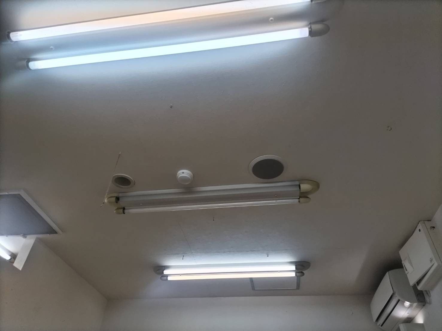 大津市南郷２丁目の店舗事務所の設備