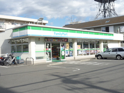 ファミリーマート深見西一丁目店まで60ｍ