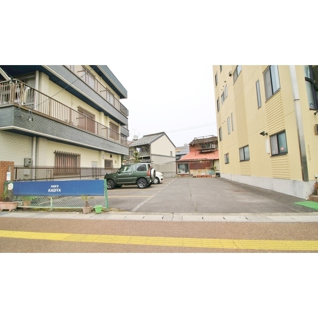岐阜市鹿島町１丁目の駐車場の外観