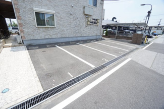 【駐車場】