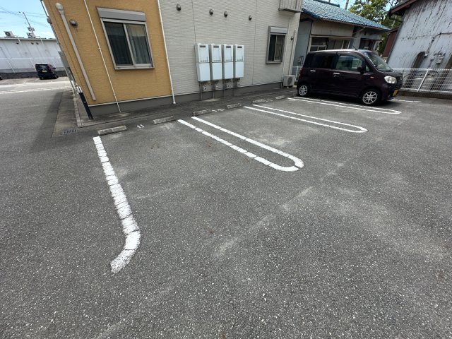 プルメリア　Ⅱの駐車場