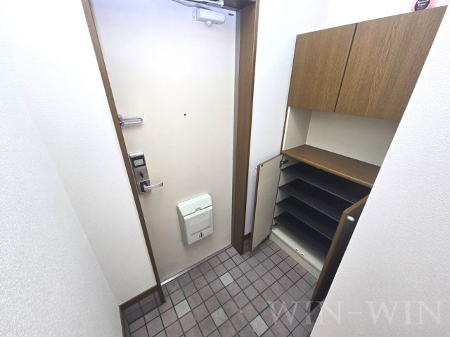 サンヒルズマキノの玄関