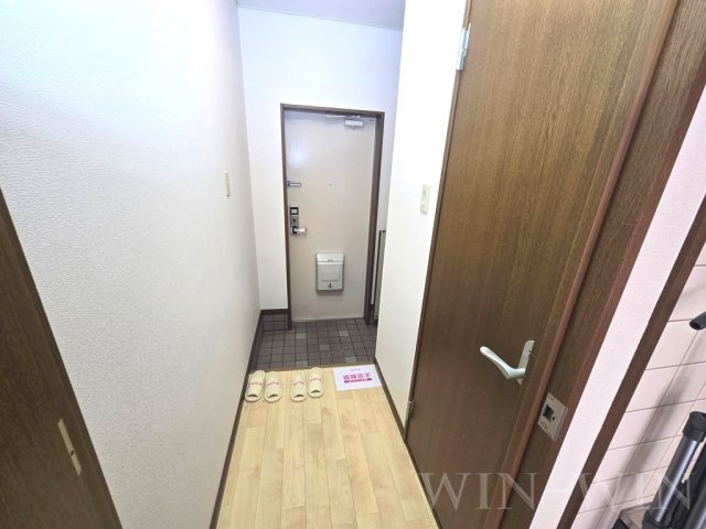 サンヒルズマキノの玄関