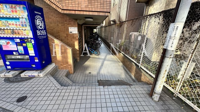 レムロード国分寺のエントランス