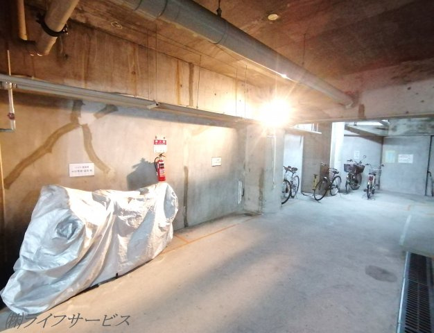 【その他共用部分】 | グリーンハイツ東三国 | バイク置場