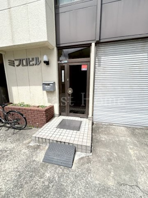 【エントランス】 | 甲斐町西一棟貸しビル（倉庫・事務所）