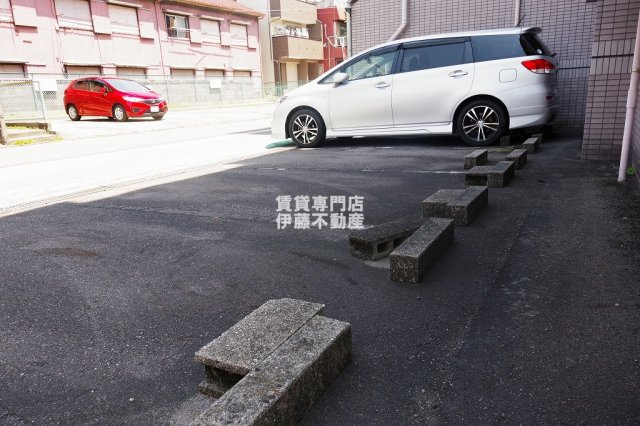 エクセル田幡の駐車場