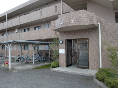 【その他共用部分】 | ドミール三川Ⅰ | 屋根付きの駐輪場