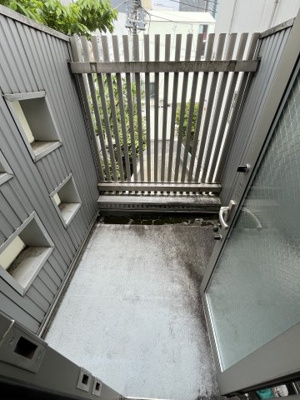 【バルコニー】 | 南青山一丁目戸建 | 2F