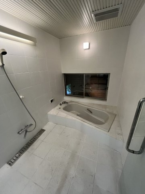 【浴室】 | 南青山一丁目戸建 | 1F