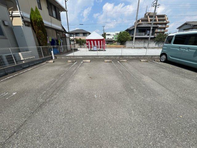 サンモールの駐車場