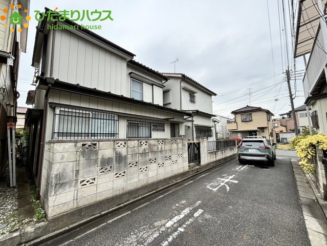 上尾市小泉7丁目　売地の前面道路含む現地写真