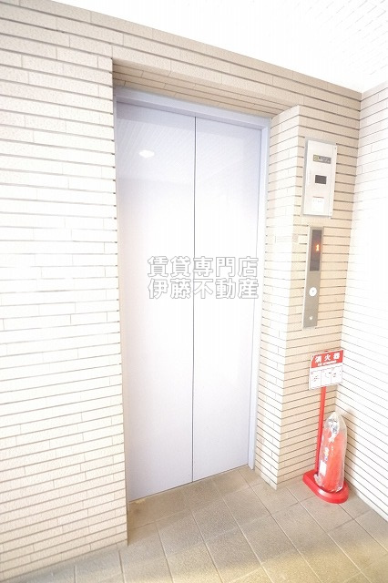 グレイス大曽根のロビー|エレベーター