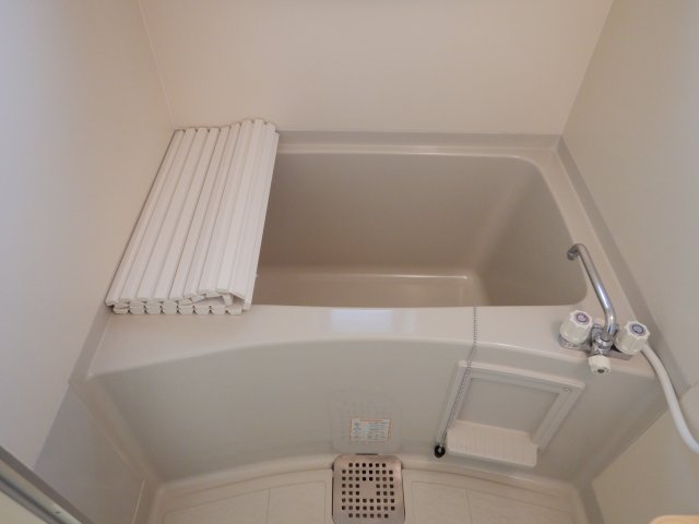 ビバリースクエアAの浴室