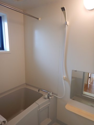 ビバリースクエアAの浴室