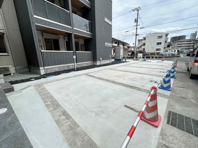 グランフィールド・イオの駐車場