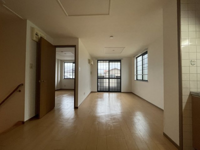 【居間・リビング】 | アルコバレーノＡ | A203の写真（間取反転タイプ：イメージ）