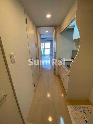 【玄関】 | セレニテ神戸元町 | 落ち着いたロビーです