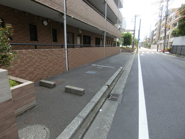 グランコート武蔵小杉の駐車場