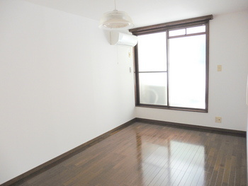 新町シャルム春奈の居間・リビング