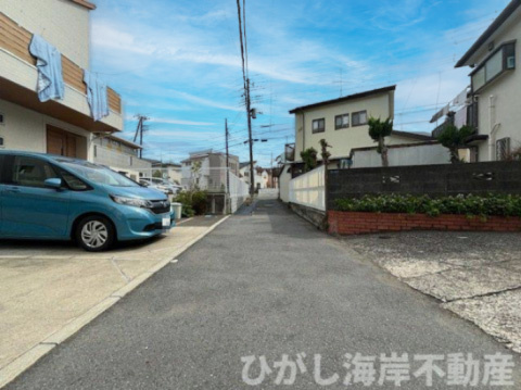 藤沢市辻堂元町1丁目　中古戸建の前面道路含む現地写真|海までは自転車で10分ちょっとの立地です。津波想定エリア外です。