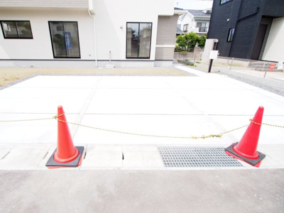 【駐車場】 | Blooming　Garden　笹谷清水　1号棟 | 出し入れしやすい駐車場です♪
