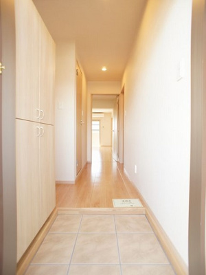 【玄関】 | アーバンレジデンス | たくさん収納できるシューズボックスが付いています♪