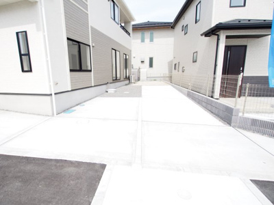 【駐車場】 | Blooming　Garden　町庭坂新町　2号棟 | 広々とした駐車場です♪