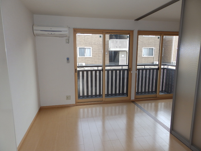 メゾンルージェ　Ｃ棟