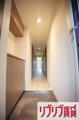 リーベスト西千葉の玄関