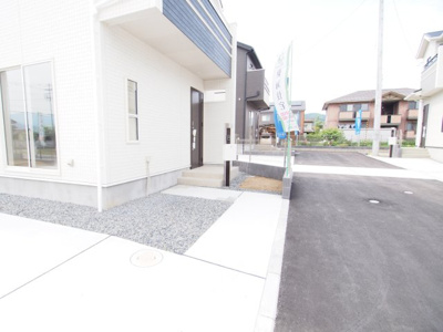 【駐車場】 | Blooming　Garden　町庭坂新町　4号棟 | 車での移動に便利です♪