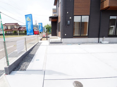 【駐車場】 | Blooming　Garden　町庭坂新町　５号棟